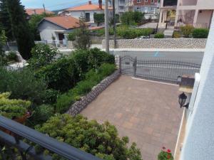 Apartments with a parking space Novi Vinodolski - 13597