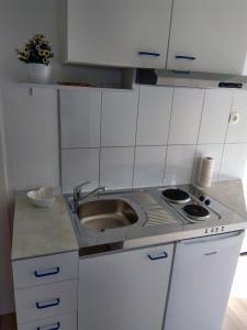 Apartments with a parking space Bilo, Primosten - 13612