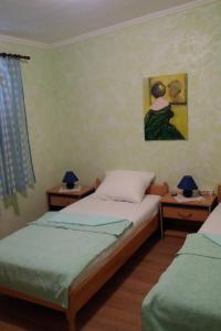 Apartments with a parking space Sabunike, Zadar - 13617