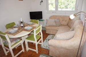 Apartments by the sea Trogir 13623