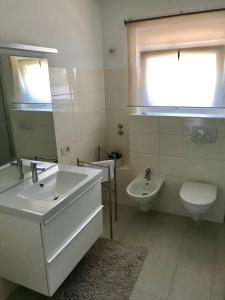 Apartments with a swimming pool Kastav, Opatija - 13638