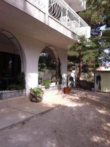 Apartments with a parking space Primosten - 13671 