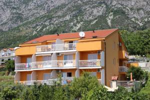 Apartments by the sea Gradac, Makarska - 13681