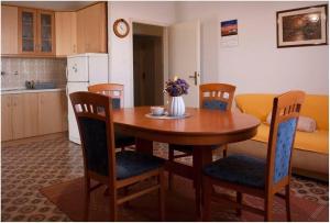 Apartments with parking space Kali, Ugljan - 14590