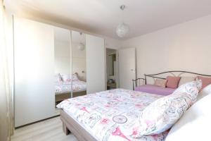 Apartments with WiFi Split - 14594