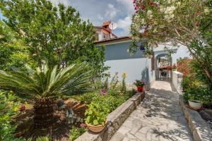 Apartments and rooms by the sea Mali Losinj (Losinj) - 14652 