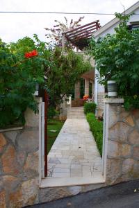 Apartments by the sea Sumartin, Brac - 14703