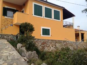 Apartments by the sea Cove Donja Kruscica - Donja Krusica, Solta - 14709