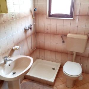 Apartments with parking space Supetar, Brac - 14720