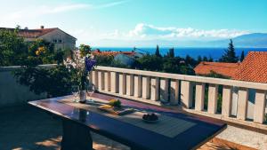 Apartments with parking space Supetar, Brac - 14720