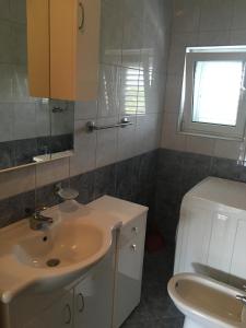 Apartments with a parking space Zdrelac, Pasman - 14734