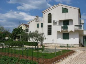 Apartments with a parking space Sukosan, Zadar - 14742