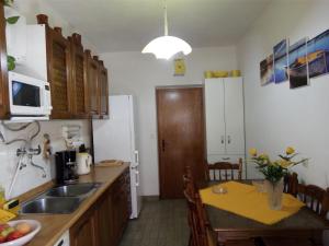 Apartments by the sea Supetar, Brac - 14747