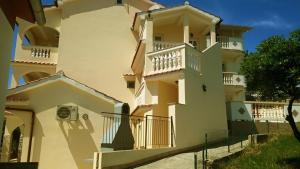 Apartments with WiFi Lopar, Rab - 14804