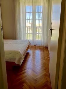 Apartments by the sea Postira, Brac - 14822