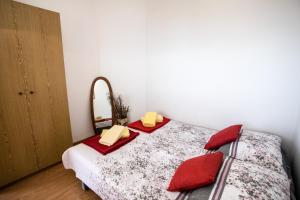 Apartments by the sea Krilo Jesenice, Omis - 14823