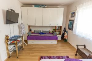 Apartments by the sea Arbanija, Ciovo - 14825