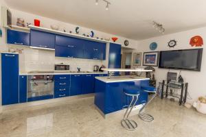 Apartments by the sea Arbanija, Ciovo - 14825