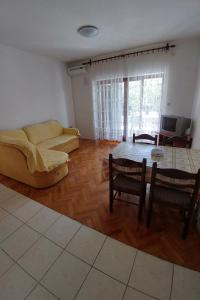 Apartments with a parking space Novalja, Pag - 13006