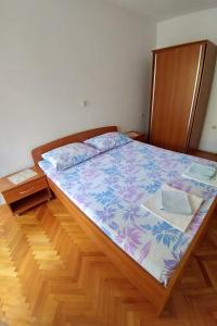 Apartments with a parking space Novalja, Pag - 13006