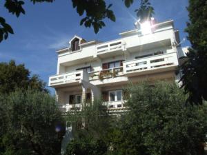 Apartment Novalja 13006c - 3hvězdičkové hotely ve městě Novalja