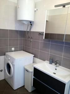 Apartments with WiFi Omis - 14843