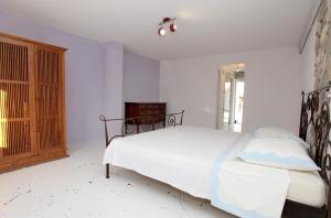 Family friendly house with a swimming pool Vinisce, Trogir - 14858