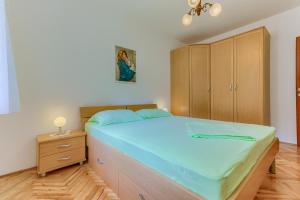 Apartments by the sea Slatine, Ciovo - 14871