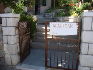 Apartments by the sea Postira, Brac - 14902