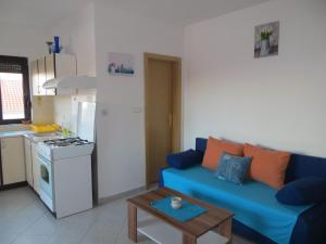 Apartments with a parking space Okrug Gornji, Ciovo - 14912