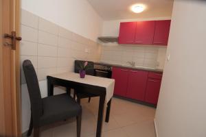 Apartments with a parking space Zadar - 14958