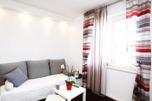 Apartments by the sea Trogir - 14988