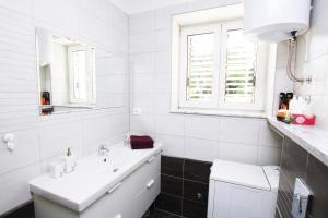 Apartments by the sea Trogir - 14988