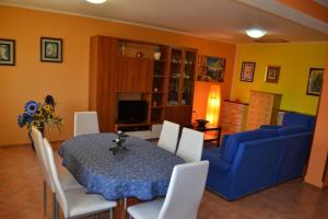 Apartments with a parking space Murine, Umag - 14994