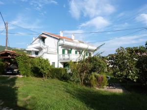 Apartments with a parking space Palit, Rab - 14996