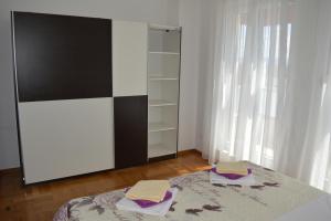 Apartments with a parking space Podstrana, Split - 15001