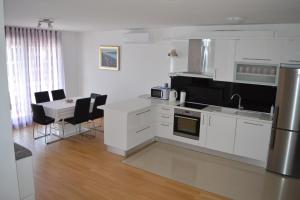 Apartments with a parking space Podstrana, Split - 15001