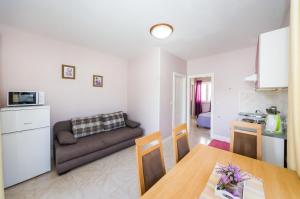 Apartment Zaton 15000a