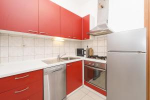 Apartments with a parking space Poljana, Ugljan - 15019