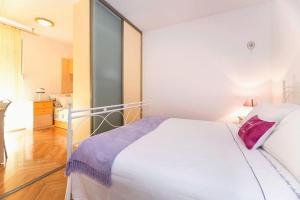 Apartments with WiFi Split - 15046