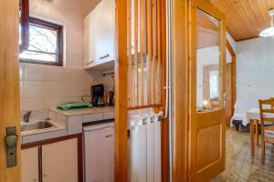 Apartments with a parking space Mali Losinj (Losinj) - 15050