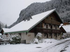 Chalets Spacious Ski Chalet In Traditional French Village, sleeps 8, Four Star with fibre broadband : photos des chambres