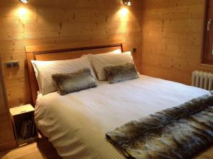 Chalets Spacious Ski Chalet In Traditional French Village, sleeps 8, Four Star with fibre broadband : photos des chambres