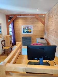 Chalets Spacious Ski Chalet In Traditional French Village, sleeps 8, Four Star with fibre broadband : photos des chambres