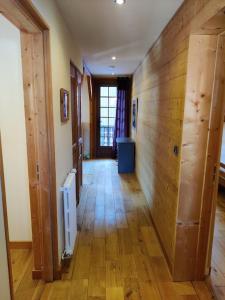 Chalets Spacious Ski Chalet In Traditional French Village, sleeps 8, Four Star with fibre broadband : photos des chambres