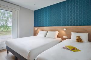 Hotels Kyriad Sens : Chambre Triple Supérieure avec 1 Lit Double et 1 Lit Simple