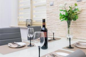Ogarna Apartment Old Town Gdansk by Renters