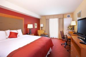 King Room - Disability Access with Roll In Shower room in Holiday Inn Oakland Airport an IHG Hotel
