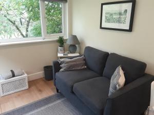 1 Bed Cabin - Sleeps 2 - Garden - Parking - Wifi