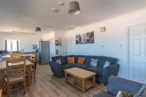 Ivy Cottage with Sea Views - Appledore